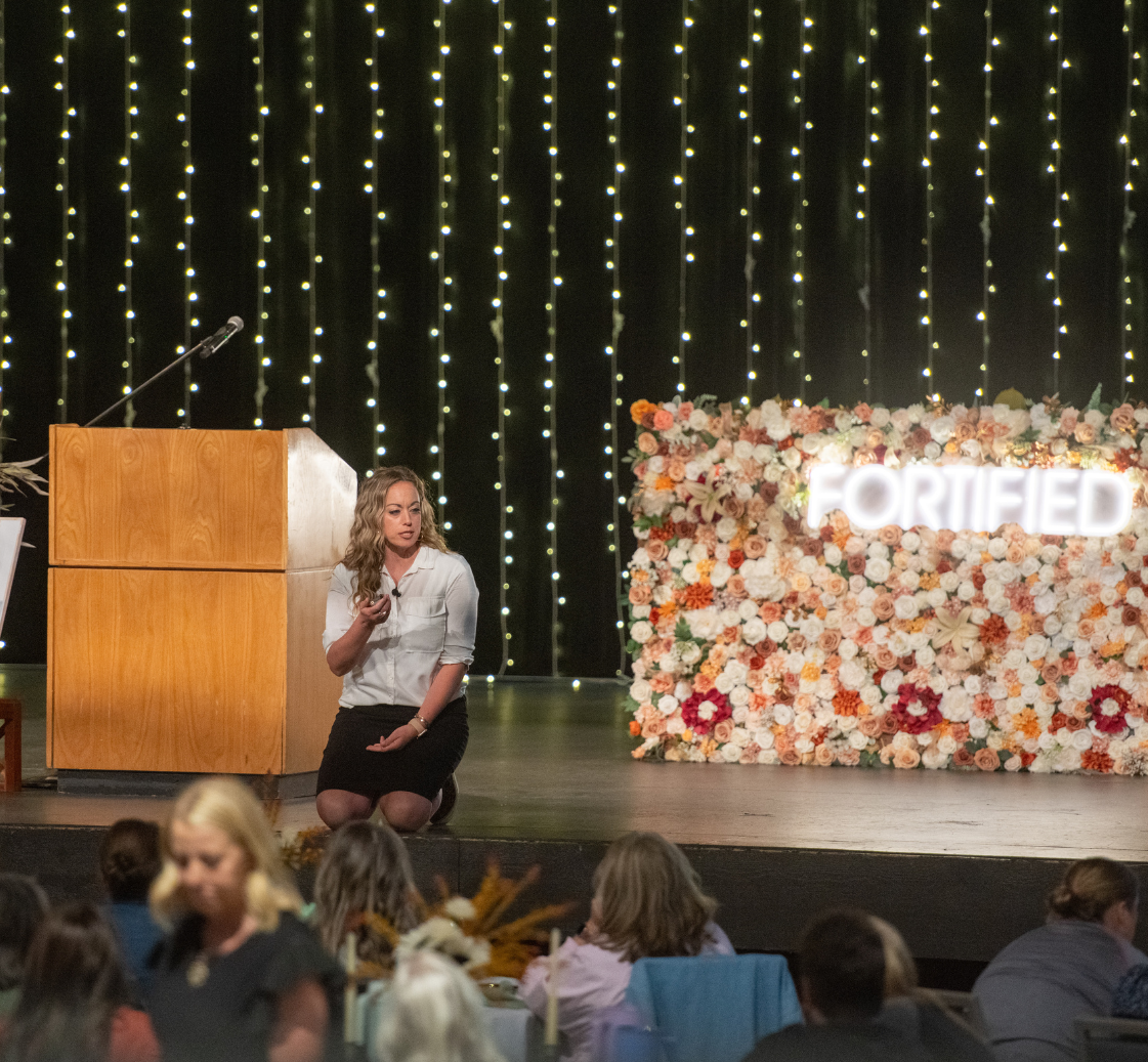 Julie De Jesus (14)-1